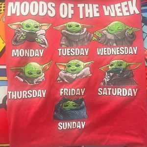 Boys red baby Yoda Star Wars t - shirt size 10/12 barely worn